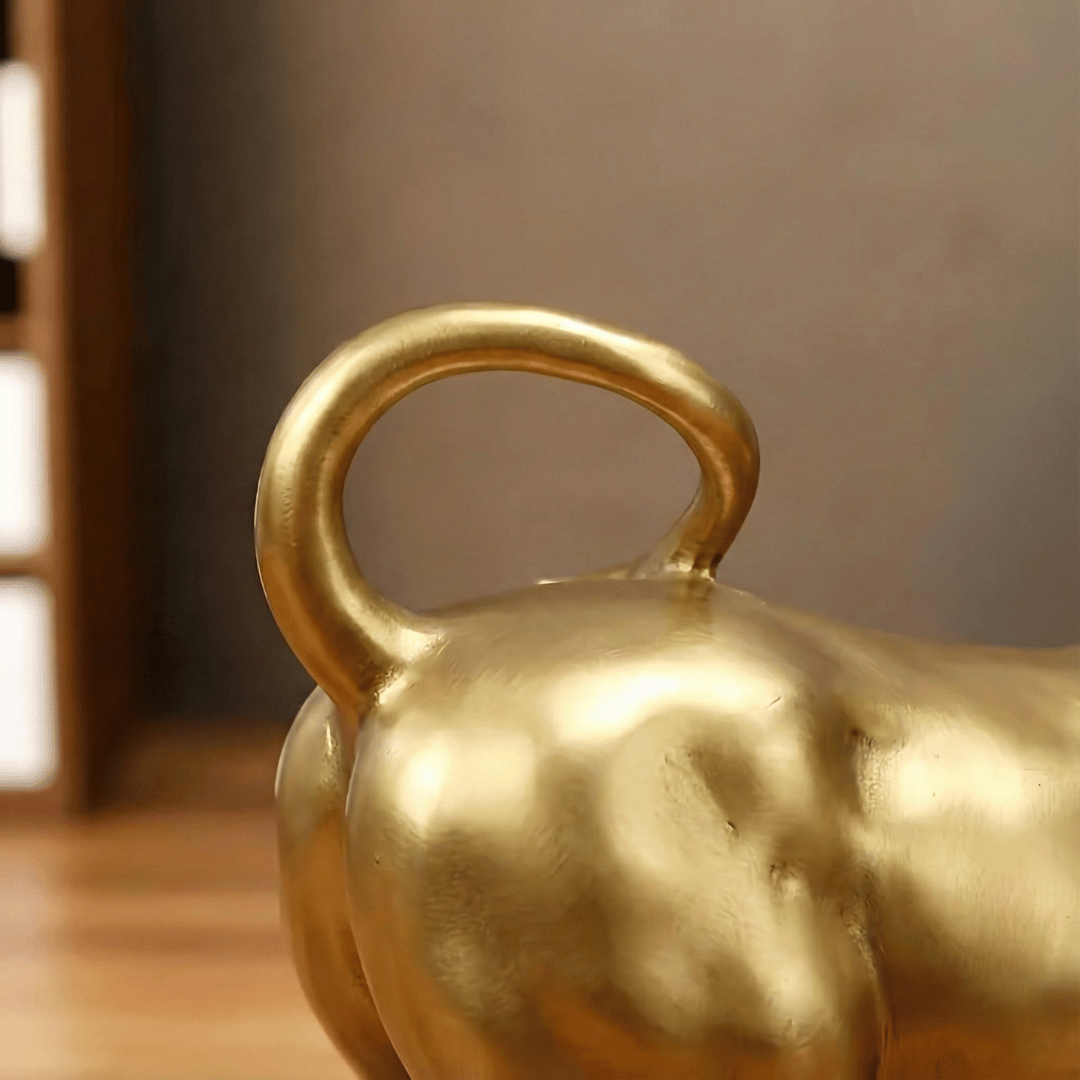 Wall Street Bull Desk Statue : Symbol da Forza e Prosperitad