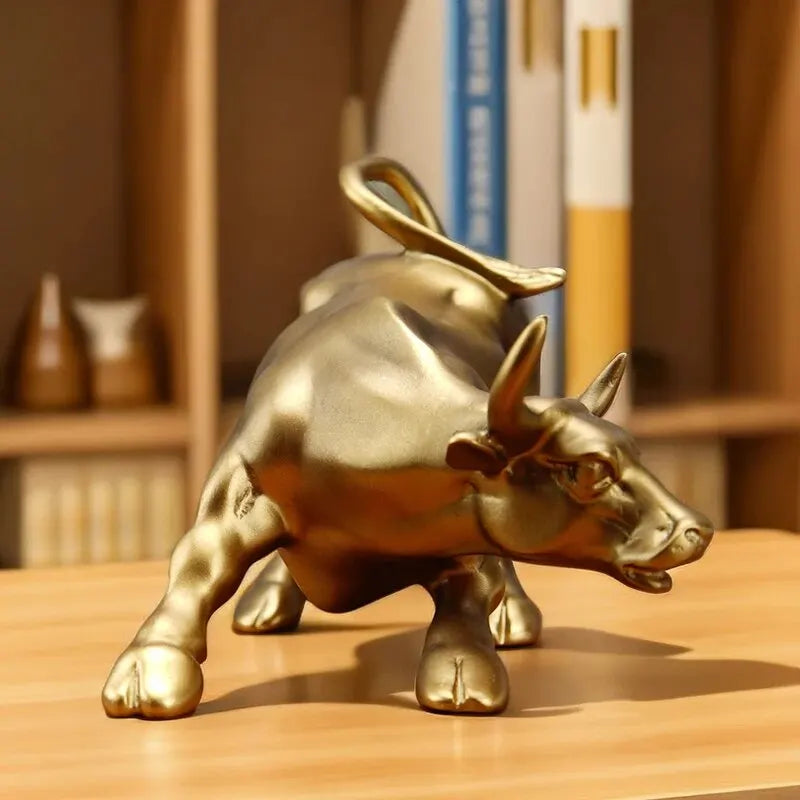 Wall Street Bull Desk Statue : Symbol da Forza e Prosperitad