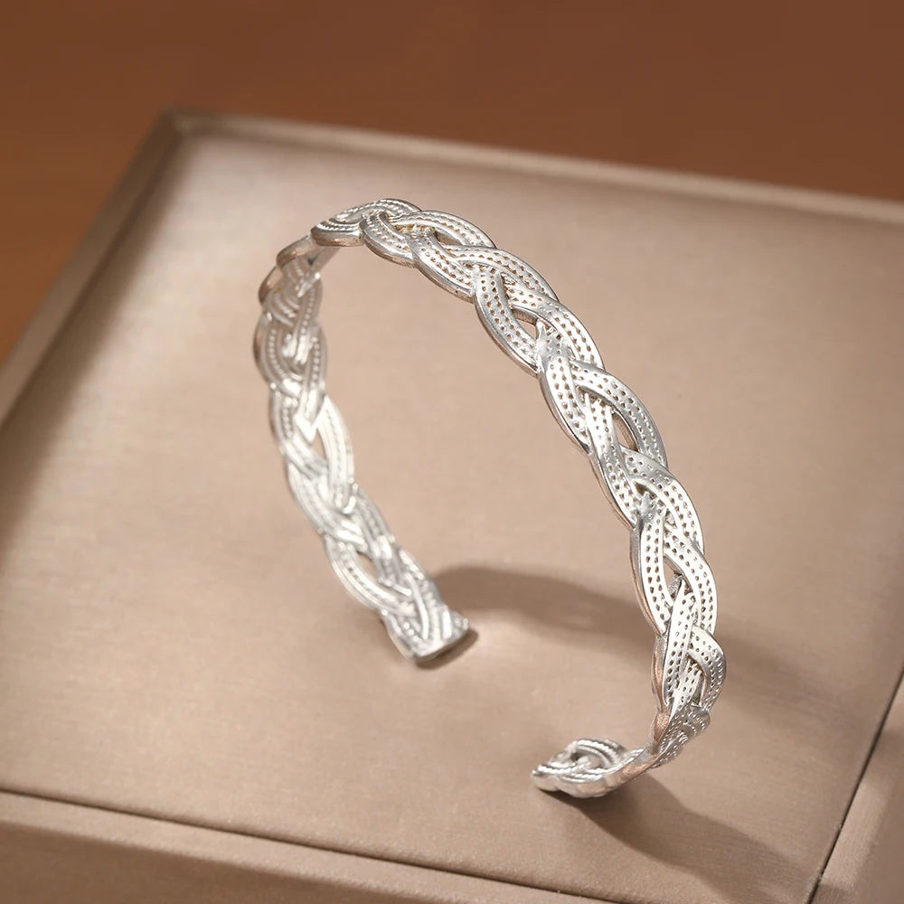 Aeris™ – Bratgira minimalist geometric hollow