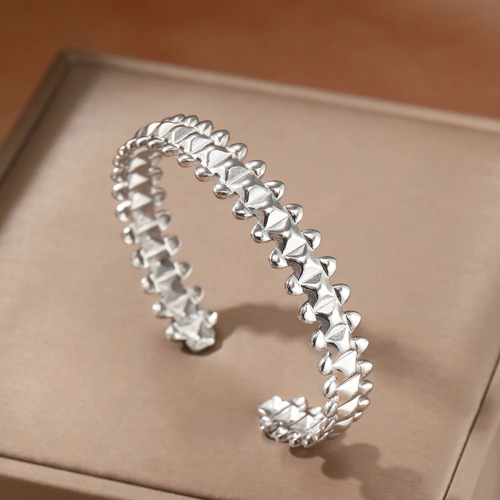 Regalia™ Cuff – Bratg da Corona d&