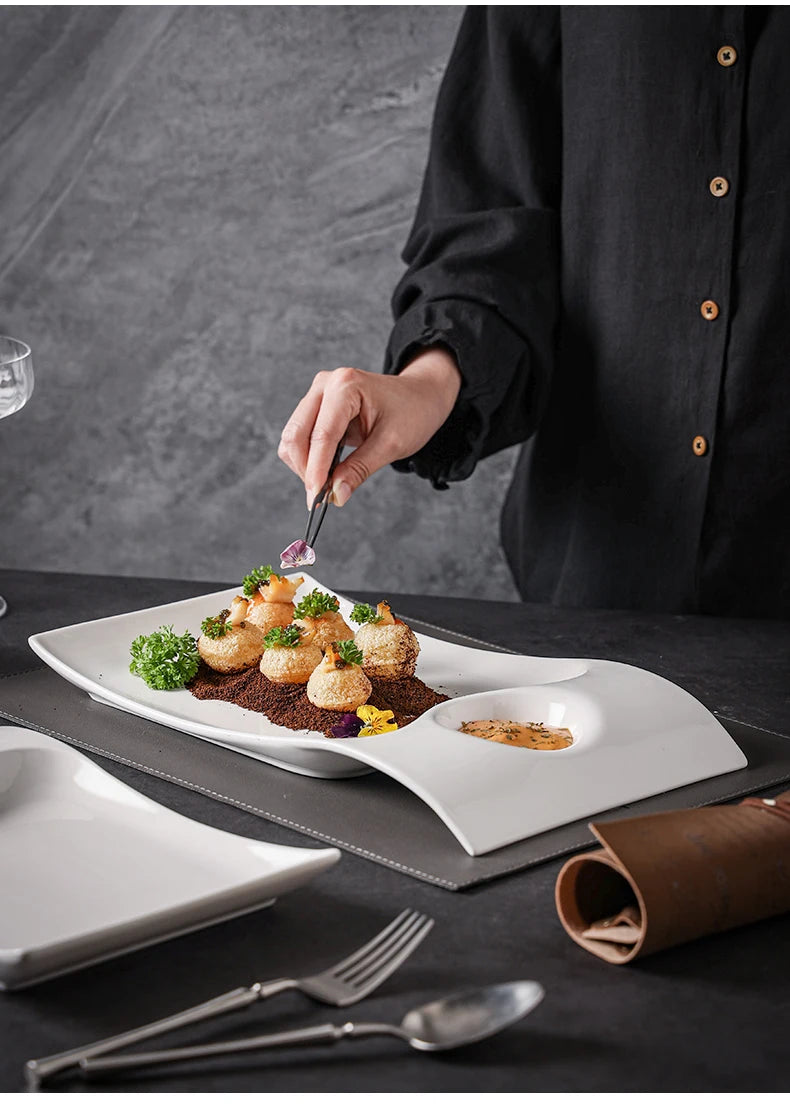 Contour™ Asymmetric Presentation Plate