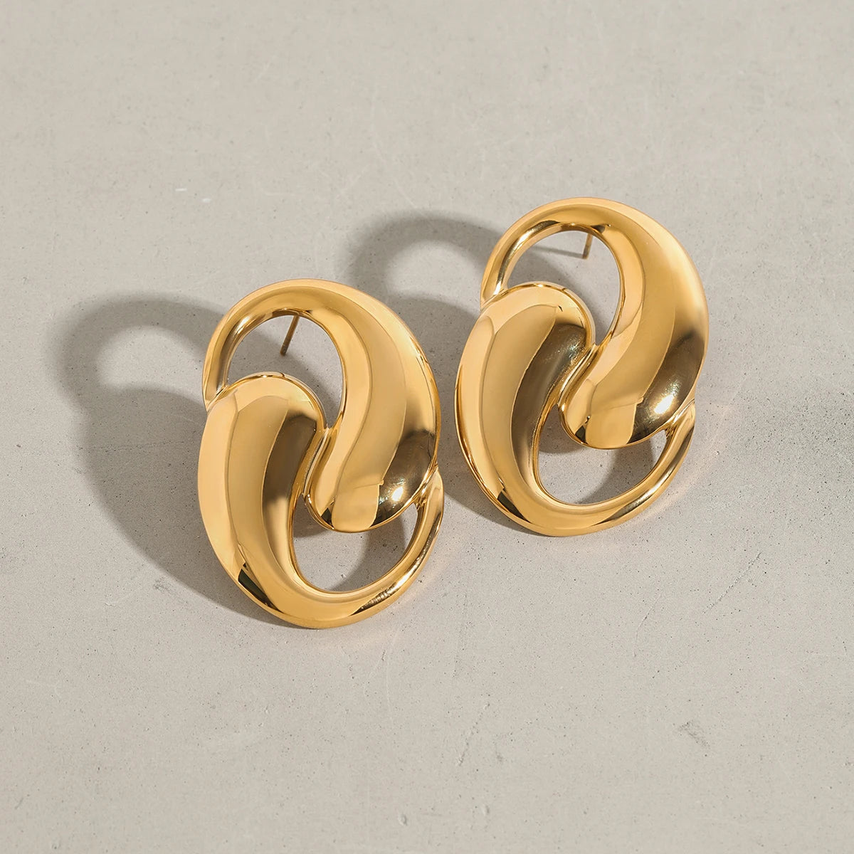AvaAllure™ Droplet Studs