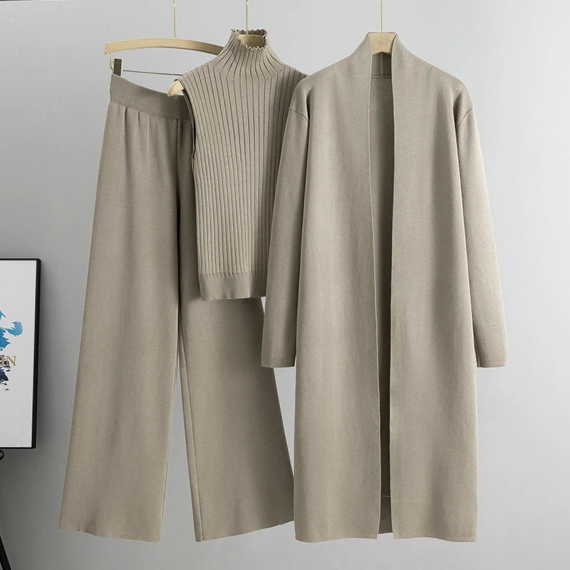 Élégance Trois: Luxe Knitted 3-Piece Set