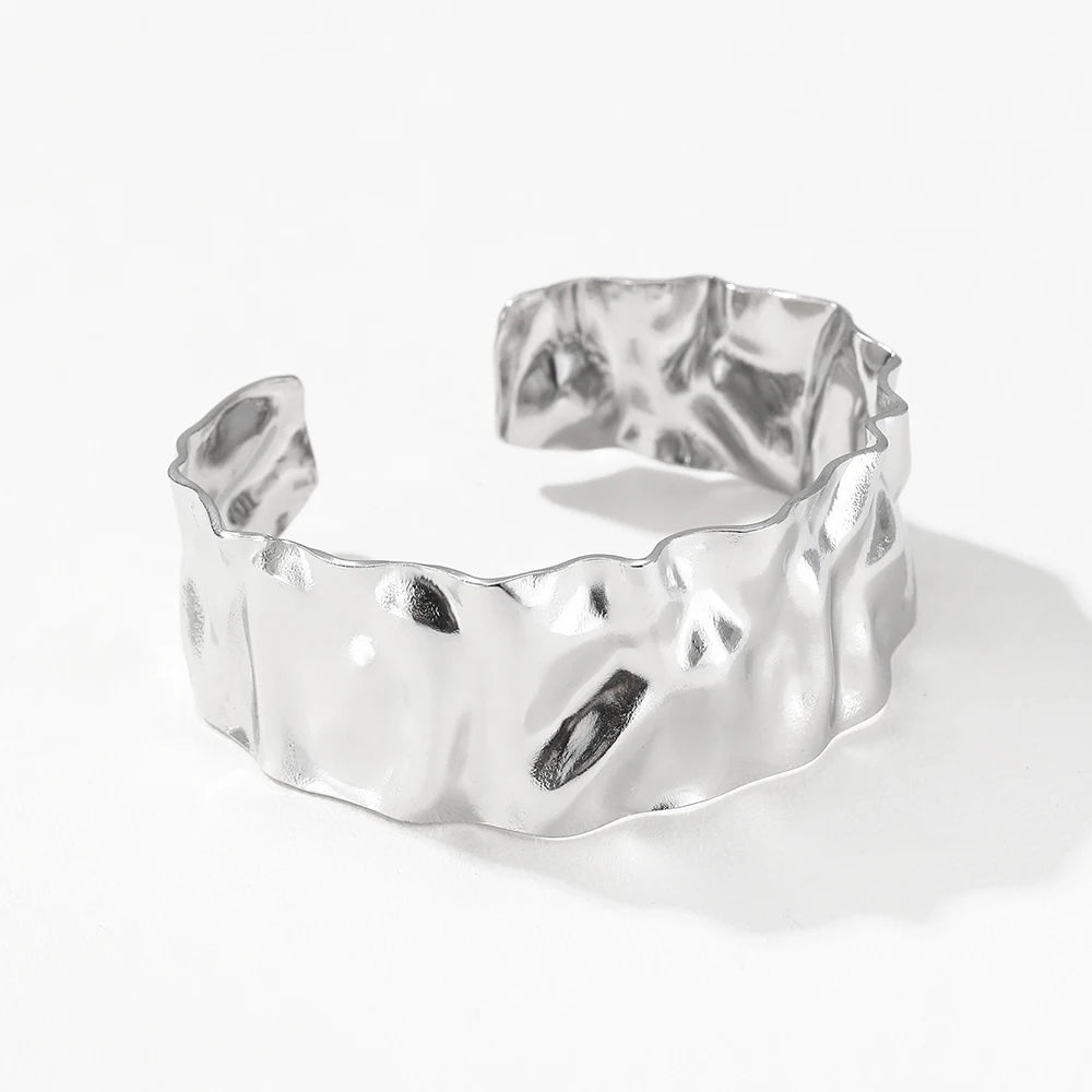Celestia Wave™ – Bratgira asimmetrica cun textur.