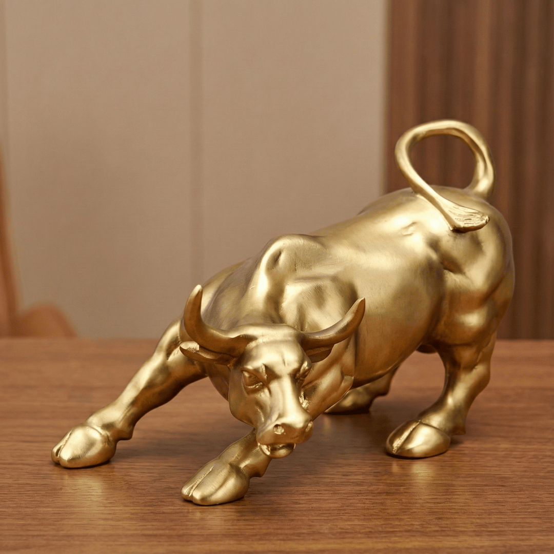 Wall Street Bull Desk Statue : Symbol da Forza e Prosperitad
