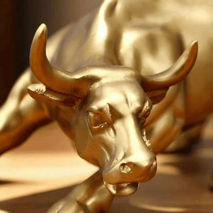 Wall Street Bull Desk Statue : Symbol da Forza e Prosperitad