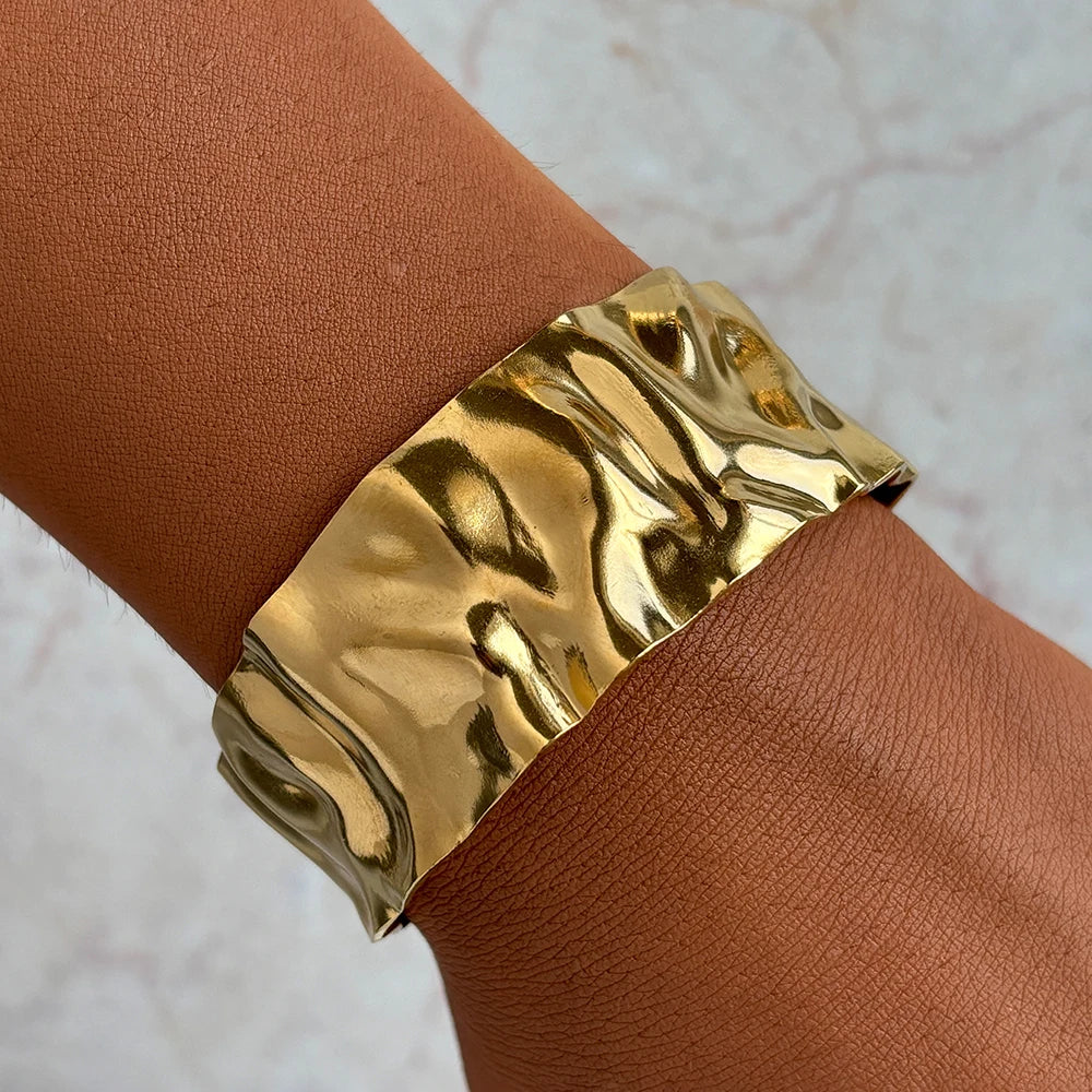 Celestia Wave™ – Asymmetrical Textured Bracelet