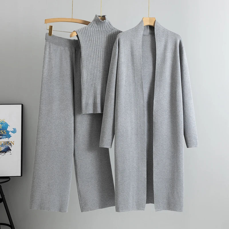 Élégance Trois: Luxe Knitted 3-Piece Set