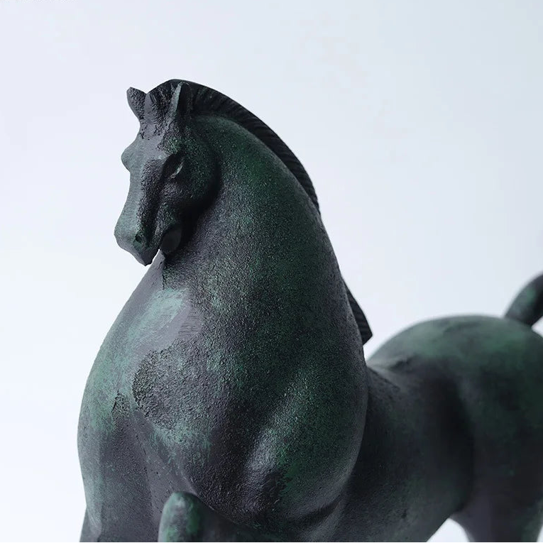 THE PROMENADE | Sculptural Metal Horse